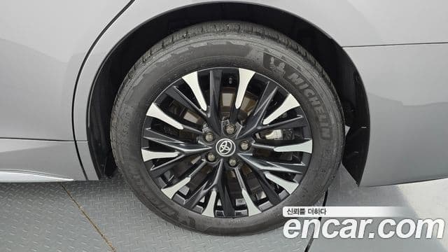 Toyota Alphard 2024 — Photo 15/32