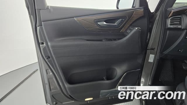 Toyota Alphard 2024 — Photo 2/32