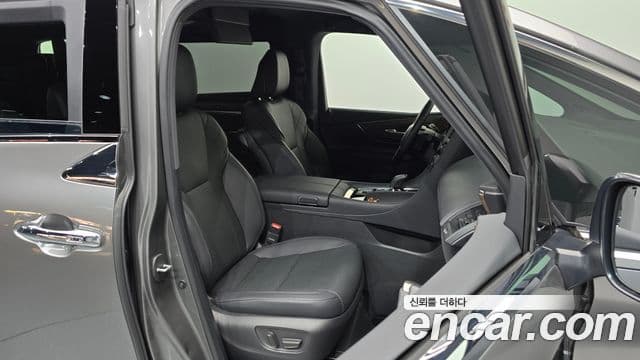 Toyota Alphard 2024 — Photo 20/32