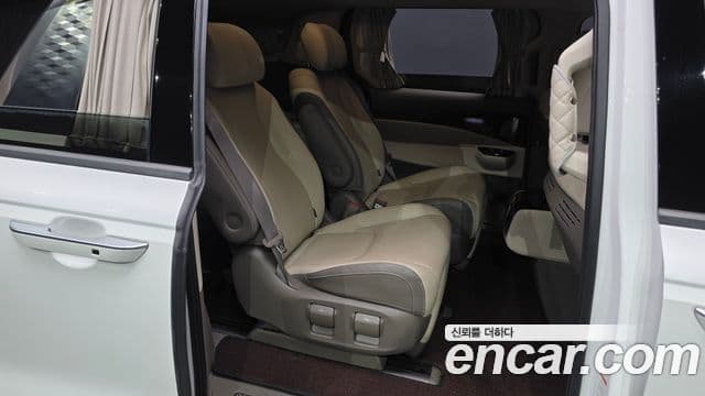 Kia Carnival 2021 — Фото 12/20