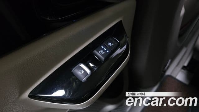 Kia Carnival 2021 — Фото 18/20