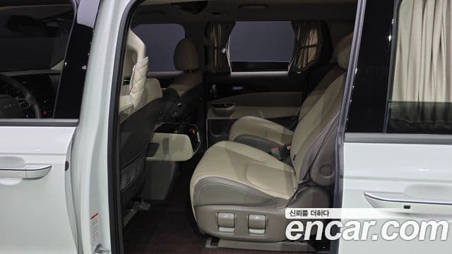 Kia Carnival 2021 — Şəkil 29/36