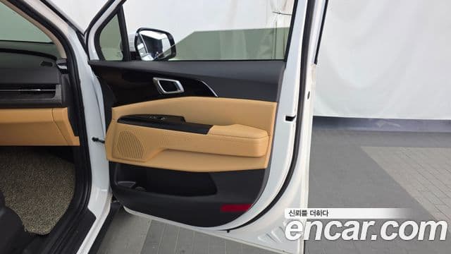 Kia Carnival 2023 — ფოტო 30/30