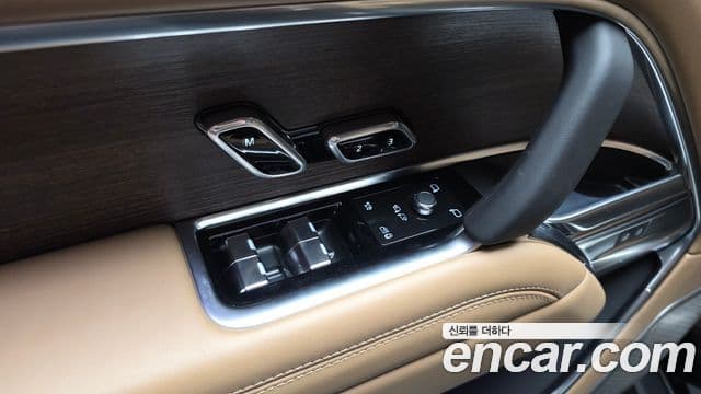 Land Rover Range Rover 2026 — Photo 25/35