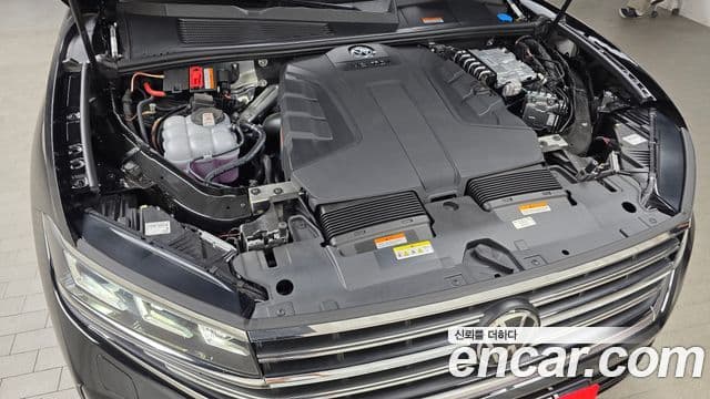 Volkswagen Touareg 2025 — Photo 2/35