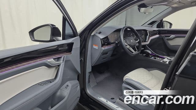 Volkswagen Touareg 2025 — Photo 18/35