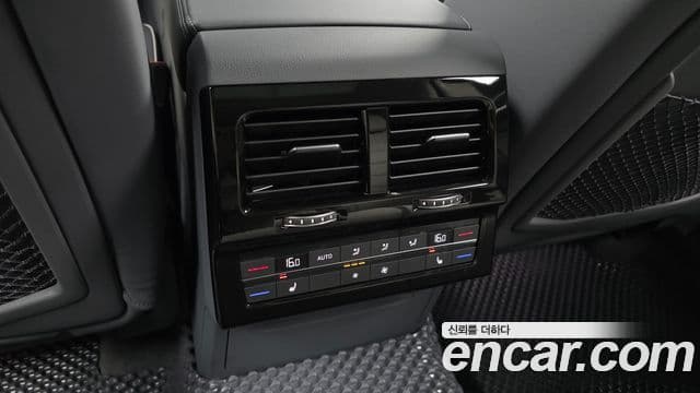 Volkswagen Touareg 2025 — Photo 12/35
