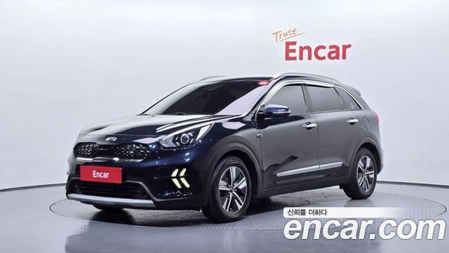 Kia Niro 2019 — Фото 1/20