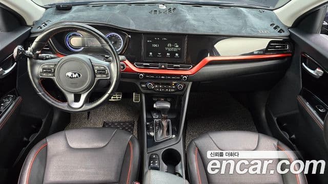 Kia Niro 2019 — Фото 7/20