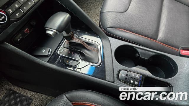 Kia Niro 2019 — Фото 9/20