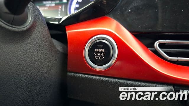 Kia Niro 2019 — Фото 19/20