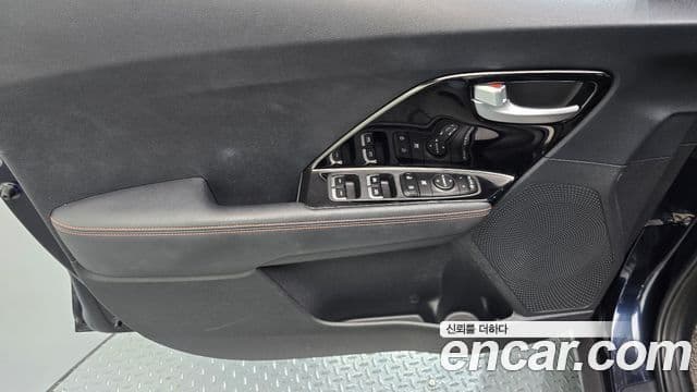 Kia Niro 2019 — Şəkil 6/31