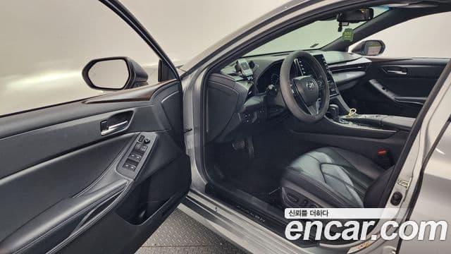 Toyota Avalon 2019 — ფოტო 2/20