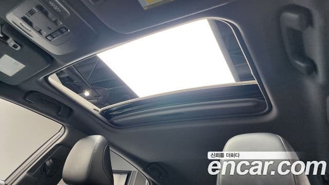 Toyota Avalon 2019 — ფოტო 16/20