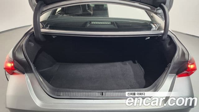 Toyota Avalon 2019 — ფოტო 5/20