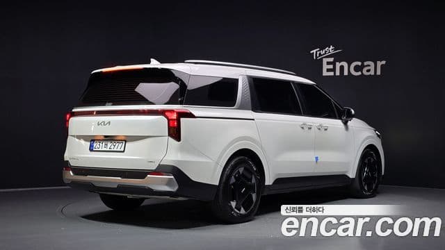 Kia Carnival 2025 — Фото 2/20