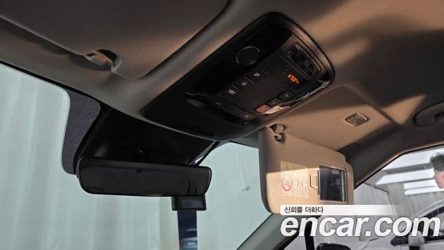Kia Carnival 2025 — Фото 18/20