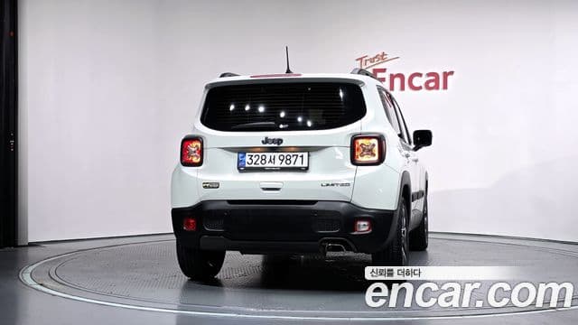 Jeep Renegade 2022 — Photo 18/32
