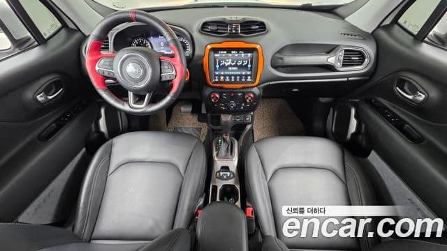 Jeep Renegade 2022 — Photo 21/32