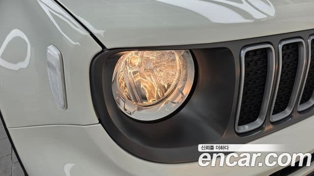 Jeep Renegade 2022 — Photo 3/32