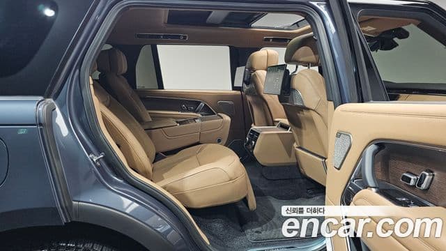 Land Rover Range Rover 2024 — Фото 12/20
