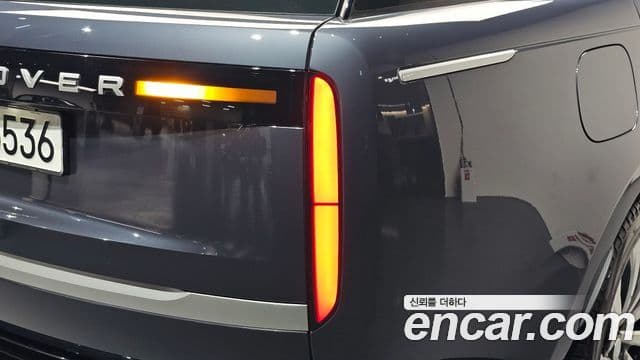 Land Rover Range Rover 2024 — ფოტო 42/44