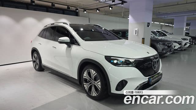 Mercedes-Benz EQE SUV 2026 — Photo 13/20