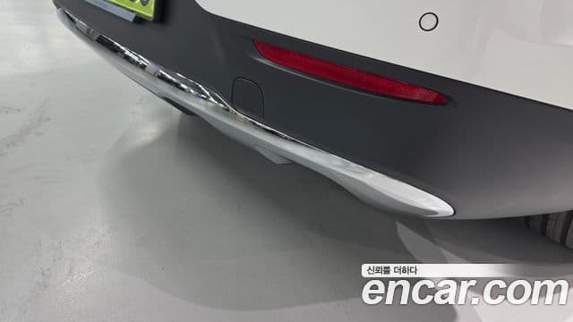 Mercedes-Benz EQE SUV 2026 — Photo 12/20