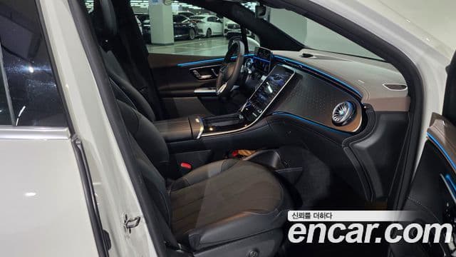 Mercedes-Benz EQE SUV 2026 — Photo 4/20