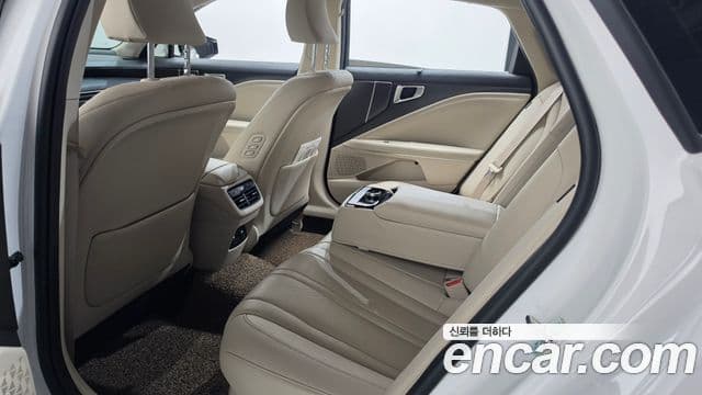 Kia K8 2025 — Photo 8/35