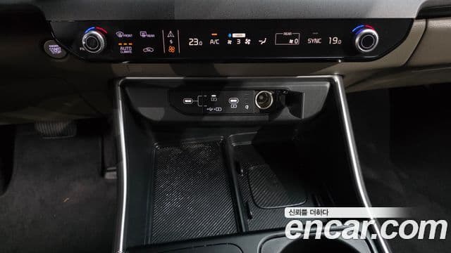 Kia Carnival 2025 — Фото 17/20
