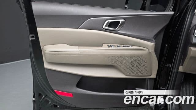 Kia Carnival 2025 — Şəkil 15/35