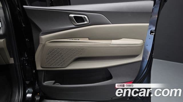 Kia Carnival 2025 — Şəkil 25/35