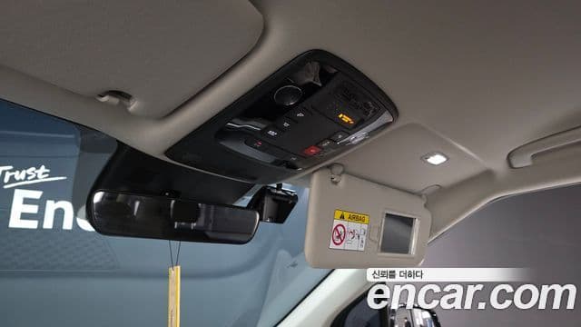 Kia Carnival 2025 — Şəkil 34/35
