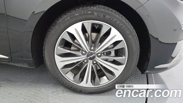 Kia K8 2022 — Şəkil 24/31