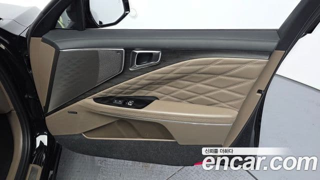 Kia K8 2022 — Şəkil 18/31