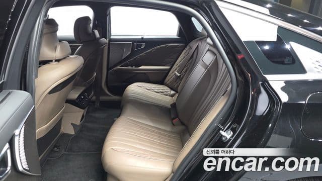 Kia K8 2022 — Şəkil 28/31