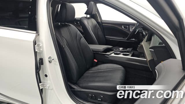 Kia K8 2023 — Photo 10/37