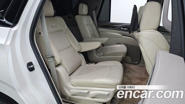 Cadillac Escalade 2021 — Фото 11/20