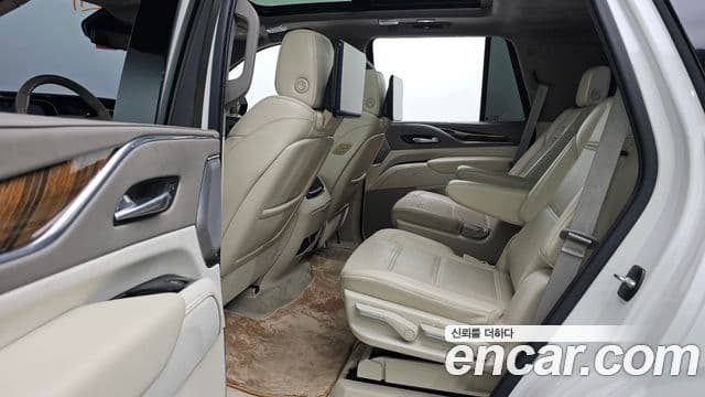 Cadillac Escalade 2021 — Фото 12/20