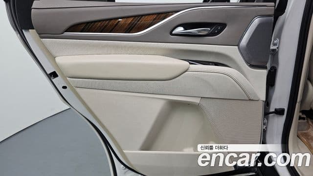 Cadillac Escalade 2021 — Şəkil 20/46