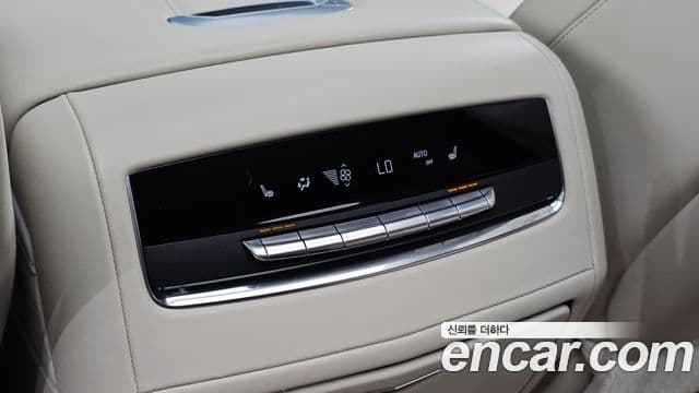 Cadillac Escalade 2021 — Şəkil 42/46