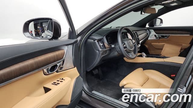 Volvo V90 Cross Country 2023 — Фото 8/20