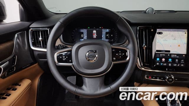 Volvo V90 Cross Country 2023 — Фото 14/20