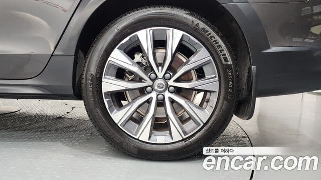 Volvo V90 Cross Country 2023 — Şəkil 25/35