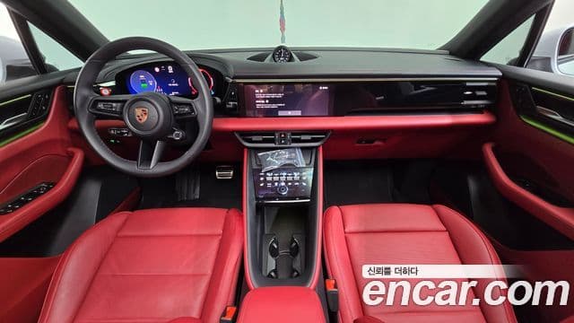 Porsche Macan EV 2025 — ფოტო 11/35