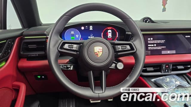 Porsche Macan EV 2025 — ფოტო 32/35
