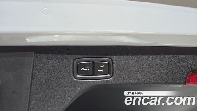Porsche Macan EV 2025 — ფოტო 24/35