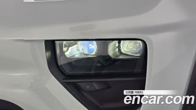 Porsche Macan EV 2025 — ფოტო 29/35