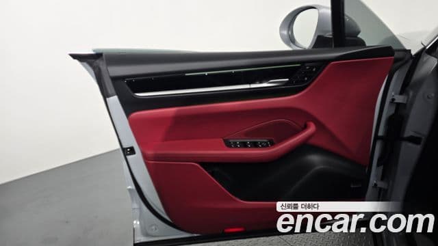 Porsche Macan EV 2025 — ფოტო 25/35